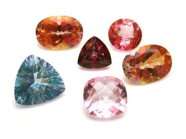 Alternative Birthstone: Topaz Alternative Birthstone: Topaz